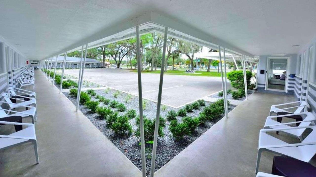 Sun Plaza Motel 2*
